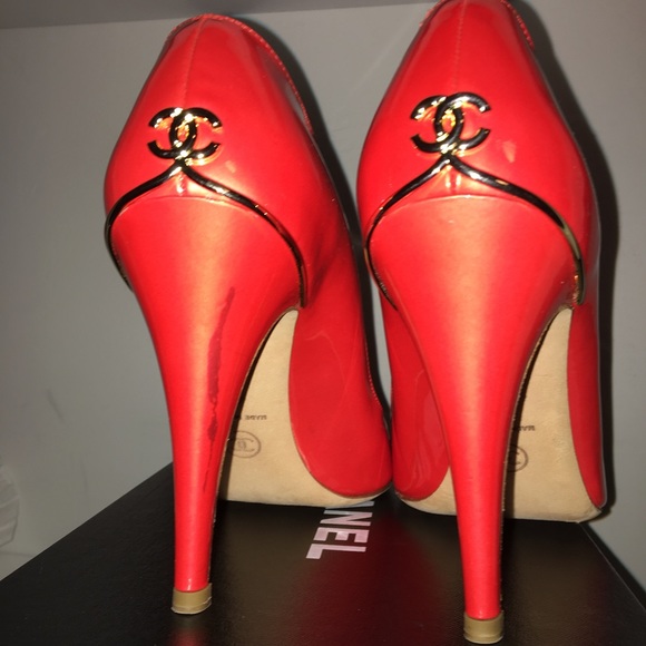 Chanel Coral Red Gold CC peep toe Heels - Picture 3 of 7